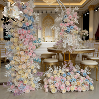 Arche de fleurs artificielles rose, jaune et bleue personnalisée, et ensemble de chemins de table fleuris pour centres de table de mariage et décorations de mariage