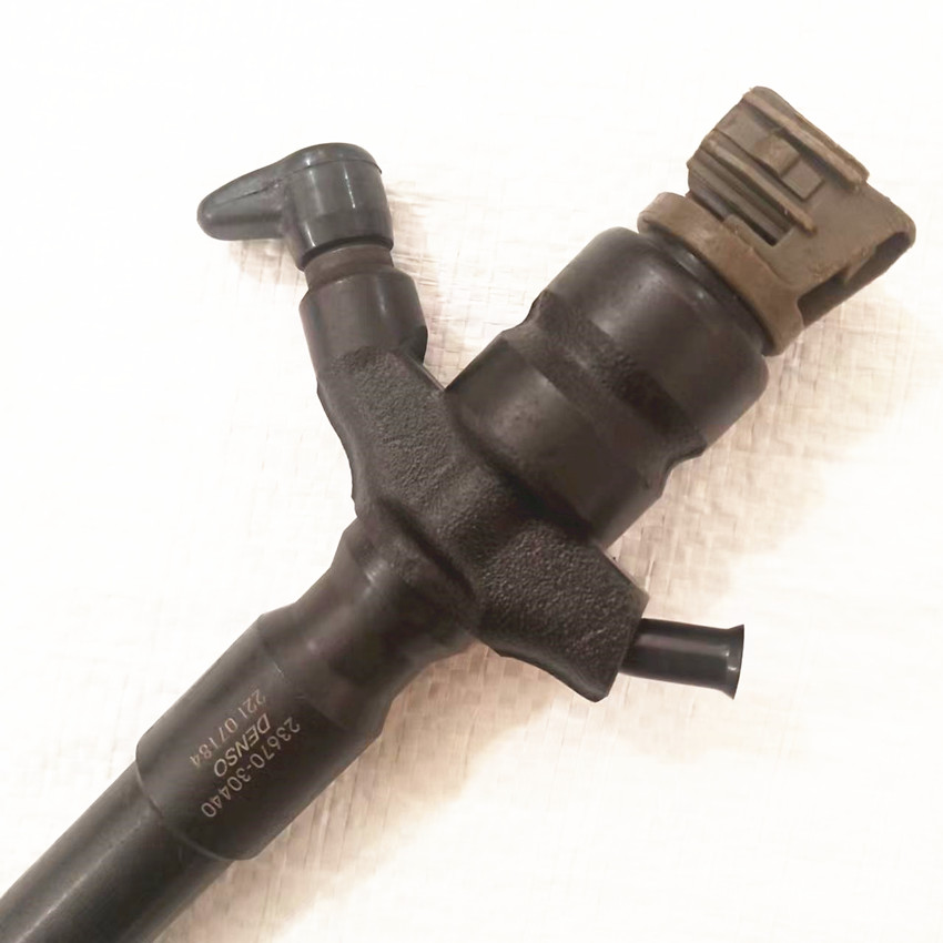 Hotsale Injector 23670-30440 Common Rail Injector 295900-0250 for Toyota Hiace