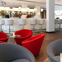 Comptoir de bar sur mesure en Corian blanc avec design à points rétroéclairés pour 12 personnes