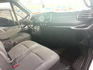 Furgoneta Diésel Usada de Eje Corto, Techo Alto, <span class=keywords><strong>4</strong></span> Asientos, 2022, Jiang Ling Fushun 2.0T, Automática, Volante a la Izquierda, Multifuncional, para Pasajeros - Product Image 4