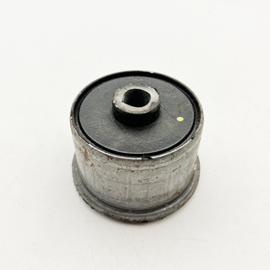 04721356AA Silentbloc de bras de suspension inférieur arrière pour Chrysler Caravan/Town & Country 2008-2020 4721356AA - Product Image 4