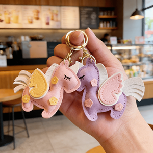 Portachiavi in Pelle Fatto a Mano con <span class=keywords><strong>Ciondolo</strong></span> Personalizzato <span class=keywords><strong>Unicorno</strong></span> Pegaso per Abbigliamento, Chiavi, Borsa, Auto, Piccoli Regali, Decorazione da Appendere - Product Image 3