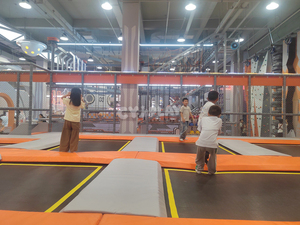 Solution clé en main certifiée ASTM sur le thème de l'espace, équipement de terrain de jeux intérieur interactif intelligent pour enfants avec <span class=keywords><strong>parc</strong></span> de trampolines - Product Image 3