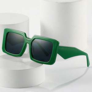 Lunettes de soleil carrées surdimensionnées vertes à monture polygonale avec logo personnalisé, tendance 2022, pour femmes - Product Image 1