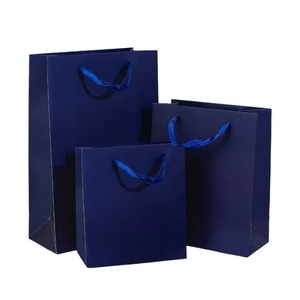 Boîte Cadeau Luxe Professionnelle en Carton pour Parfum Homme avec Revêtement UV, Doublure Éponge et Impression en Relief - Product Image 5