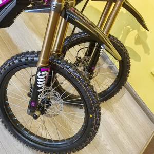 Surron Nueva Barato Adulto Dirt Bike 8KW Off Road Ebike Pink Light Bee X Electric Dirt Mountain Bike 60V40Ah Sur <span class=keywords><strong>Ron</strong></span> LBX Motocicleta - Product Image 5