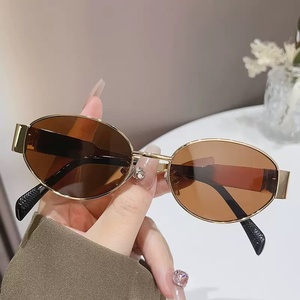 แว่นกันแดดทรงเต็มกรอบสีทองสไตล์ Old Money สำหรับผู้ใหญ่ Unisex ป้องกันรังสียูวี 400 เหมาะสำหรับกิจกรรมกลางแจ้งสุดเท่ ขายดีข้ามพรมแดนช่วงซัมเมอร์ - Product Image 4
