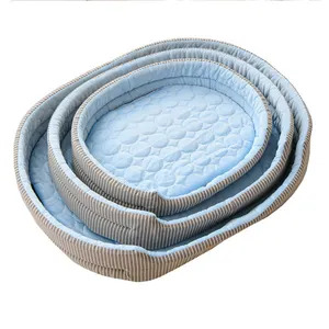 Tapis de canapé isotherme en soie froide étanche à l'humidité Portable toutes saisons lit pour animaux de compagnie chien maison été coussin de glace Cool lit pour animaux de compagnie glace soie coussin de lit pour animaux de compagnie