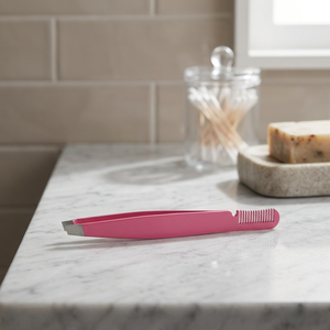Pince à épiler professionnelle rose en acier inoxydable à pointe inclinée réutilisable avec poignée texturée antidérapante - Product Image 3