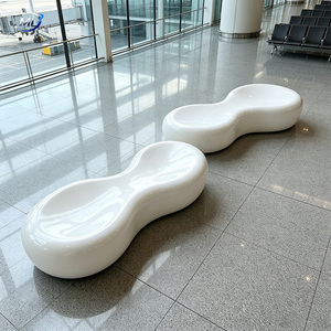 Banc de patio en FRP en forme de haricot biologique, mobilier d'extérieur contemporain, design moderne durable pour usage en jardin - Product Image 2