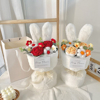 Nouvelle peluche en tricot avec oreilles de lapin et fleurs, cadeau de saison des diplômes, cadeau de la Saint-Valentin
