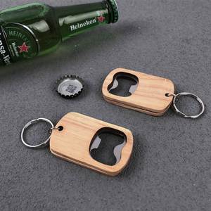 Llavero de Madera Personalizado Tallado a Mano con Abrebotellas para Padrinos de Boda, Decoración de Bodas, Fiestas, Banquetes, Recuerdos de Campamento - Product Image 4