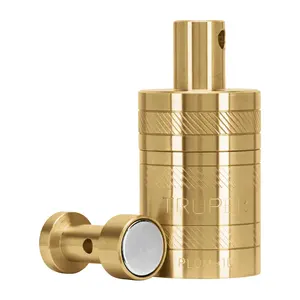 Truper 12 oz Plumb Bob in ottone con centro e guida magnetica per macchine edili - Product Image 1