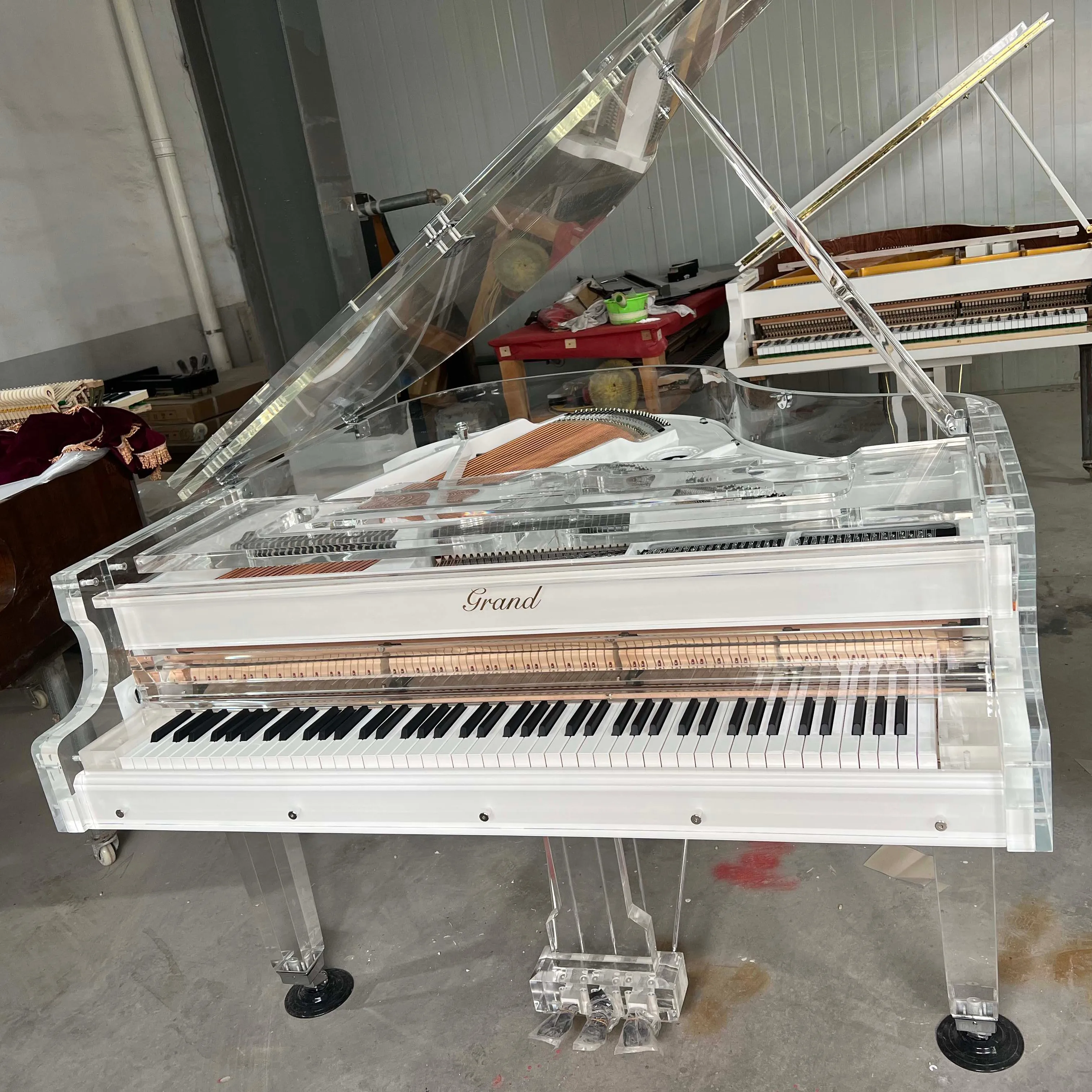 Piano de acrílico transparente de cristal personalizado para la venta Banco de piano de cola de bebé de plata blanca de cristal Aceptar Piano OEM