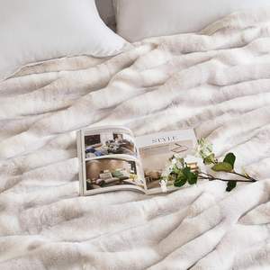 हाइड लेन लक्जरी फ्फी खरगोश फर कंबल-सोफे, सोफे, बेडरूम के लिए अल्ट्रा सॉफ्ट आरामदायक कंबल - Product Image 5