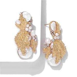 Nuovi Orecchini a Perno con Perle Design Autunno 2019, Gioielli a Forma di Foglia Geometrica in Lega per Donna - Product Image 4