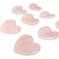 Outil de massage Gua Sha en quartz rose cristallin 3D en forme de cœur, portable, pour le modelage du visage et le soin de la peau du corps - Vente en gros