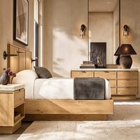 Ensemble complet de chambre principale de villa de luxe : Tapis contemporain personnalisé en laine et soie, lampe de table, cadre de lit en bois, table de chevet fermée