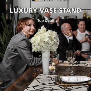 Centro de Mesa de Boda de Lujo de Hormigón de 30 cm de Alto, Florero y Soporte de Alta Calidad para Decoración - Product Image 2