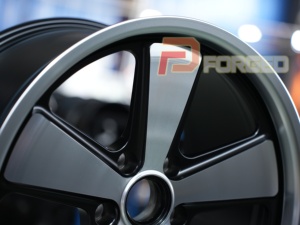 Roues monoblocs personnalisées Roues forgées Style rétro pour <span class=keywords><strong>Porsche</strong></span> <span class=keywords><strong>911</strong></span> Turbo S GTS 992.2 718 Cayman Cayenne Taycan Carrera - Product Image 3
