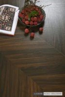 Carrelage en porcelaine imitation bois chevrons antidérapant, Fischgrät Fliesen 600x1200mm pour salon