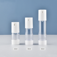 Bouteille en plastique sans air blanc argent de haute qualité avec couvercle de pompe sérum cosmétique emballage de luxe bouteille personnalisée