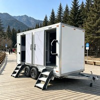Remorque de toilettes mobiles robuste personnalisée à double poste avec WC à chasse d'eau et lavabo pour camp minier isolé
