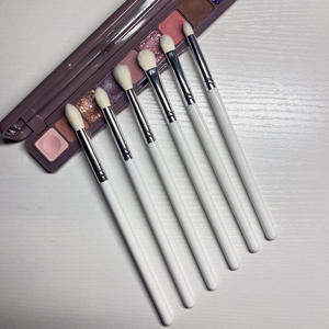 Base de maquillaje líquida de alta calidad, sombra de ojos sintética básica, detalles mixtos, corrector facial y ocular, herramientas de belleza - Product Image 2