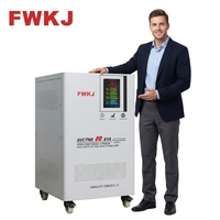 Régulateur de tension triphasé 20 KVA entièrement automatique avec contrôle par servomoteur à enroulement en cuivre, affichage LCD, technologie SVC