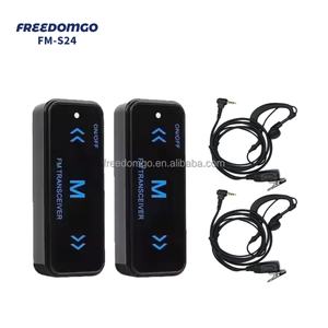 2PCS Freedomgo FM-S24, los Walkie Talkies Más Pequeños y Súper Mini + Auriculares con Alimentación USB, UHF 400-470MHz, Bidireccionales, con Batería de 500mAh - Product Image 4