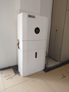 Gabinete de Almacenamiento de Energía Híbrido de 75KW con Batería de Iones de Litio, Refrigeración, Conexión a Red y Fuera de Red, Industrial y Comercial - Product Image 2