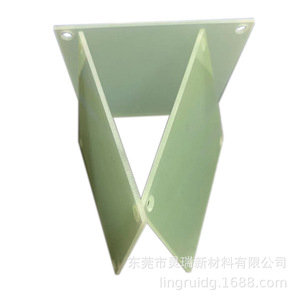 Feuille d'isolation en mica 600V pour applications haute tension, couleur verte avec trous - Product Image 5