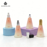 Flacon cosmétique conique en verre dégradé de 50 ml, options multiples de bouchons (compte-gouttes, spray, roll-on, pompe), vide, pour sérum et essence, logo personnalisé