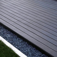 Planches de terrasse en composite WPC résistantes aux intempéries pour patio extérieur