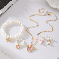 Ensemble de bijoux pour femmes tendance, 4 pièces, collier avec pendentif papillon, bracelet vintage, bague perlée, ensemble de boucles d'oreilles