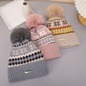 Gorro de Punto Clásico Retro con Pompones para Mujer, Gorro de Invierno Grueso y Cálido con Forro de Piel - Product Image 4