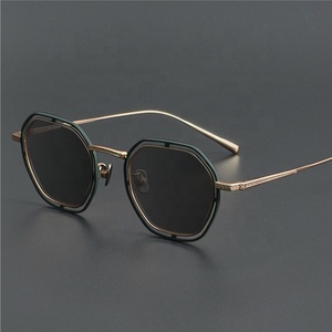 Gafas de sol grandes de titanio multicolor de alta calidad con logotipo personalizado, gafas de sol Vintage Retro a la moda para mujer, gafas de sol - Product Image 1