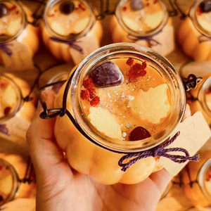 Velas perfumadas con cristales, con tema personalizado de otoño, color naranja, linterna pequeña, calabaza, vela, cosecha de otoño - Product Image 4