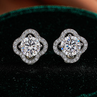 Vente en gros d'usine, boucles d'oreilles en argent sterling 925 en forme de trèfle, bijoux fins, 0,5 carat, 1 carat, couleur D, VVS, moissanite, pour femmes
