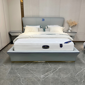 Mobili per camera da letto in stile moderno letto matrimoniale king size con comodino letto imbottito in pelle grigia per adulti - Product Image 1