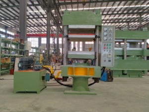 Presse hydraulique pour le durcissement du caoutchouc 25t 50t, machine à fabriquer des sandales en caoutchouc à deux couches, fabricant - Product Image 3