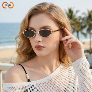 Gafas de Sol TWOOO T1847, Montura Ovalada Metálica Pequeña, Estilo Retro, Elegante, Moderno y Versátil - Product Image 1