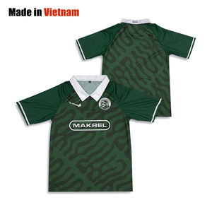 Uniforme de fútbol informal de sublimación verde con logotipo bordado personalizado - Product Image 1