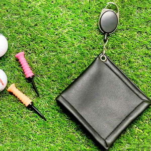 Chiffon de nettoyage de balles de golf minimaliste de style coréen avec anneau de suspension facile à retirer, serviette de nettoyage de clubs de golf en cuir PU - Product Image 4