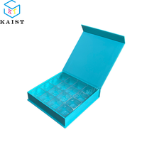 Boîte cadeau carrée personnalisée pour chocolats avec plateau en plastique, tailles entièrement personnalisables, finitions logo pour la vente au détail, la Saint-Valentin, les mariages et les cadeaux.