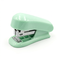 Mini Agrafeuse de Bureau Ergonomique, Capacité 20 Feuilles, Agrafeuse Manuelle en Plastique pour Bureau et École, Compatible avec les Agrafes 24/6 et 26/6