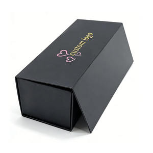 Boîte <span class=keywords><strong>à</strong></span> parfum en papier cartonné recyclable de petite taille, noire, avec rabat magnétique, sur mesure par le fabricant - Product Image 1