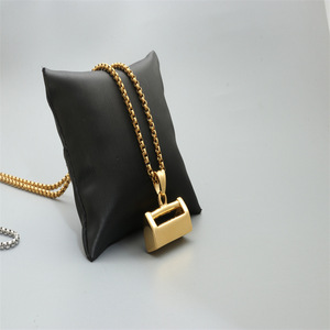 Stainless Steel <b>Lock</b> Pendant <b>Necklace</b> Unisex Fashionable Silver Gold Geometric Design Gift Jewelry - Product Image 3