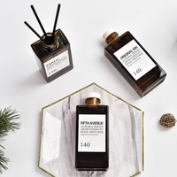 Haute Qualité 50ml 100ml 150ml Carré Ambre Maison Parfum Reed Diffuseur Bouteille En Verre Avec Couvercle En Verre