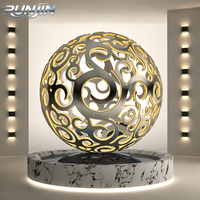 Sculpture sphérique ajourée en acier inoxydable miroir bicolore or et argent, art métallique de luxe pour hall d'hôtel, fabrication sur mesure